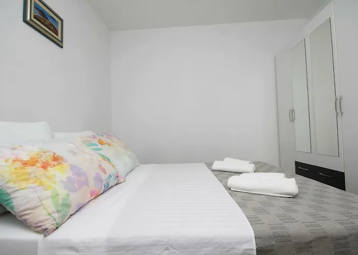 Apartman Lovre *