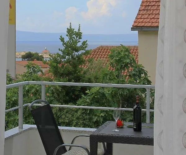 Lovre Apartman *