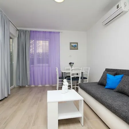 Lovre Lägenhet Makarska
